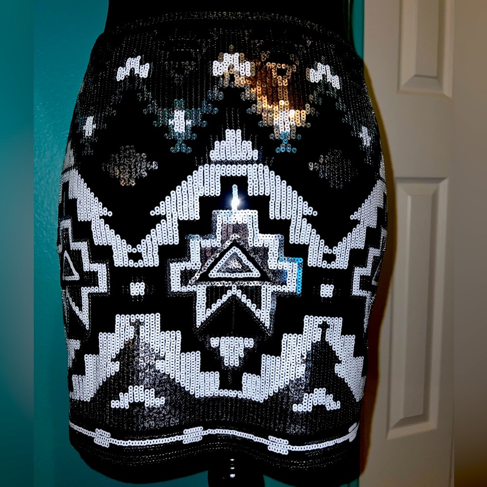 Express sequin skirt